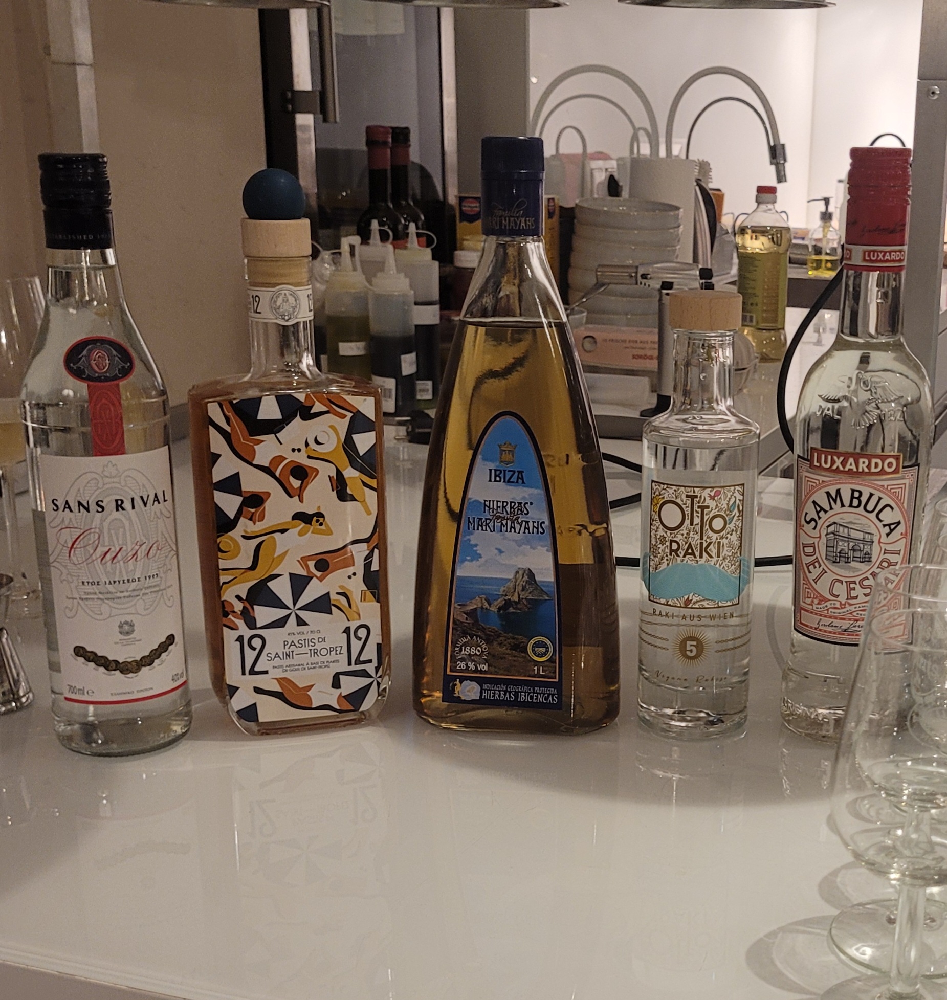 Anis Spirituosen, Ouzo, Hierbas, Pastis, Raki, Sambuca